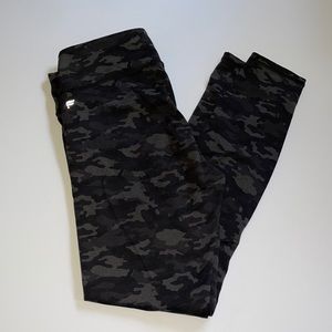 Fabletics camo leggings